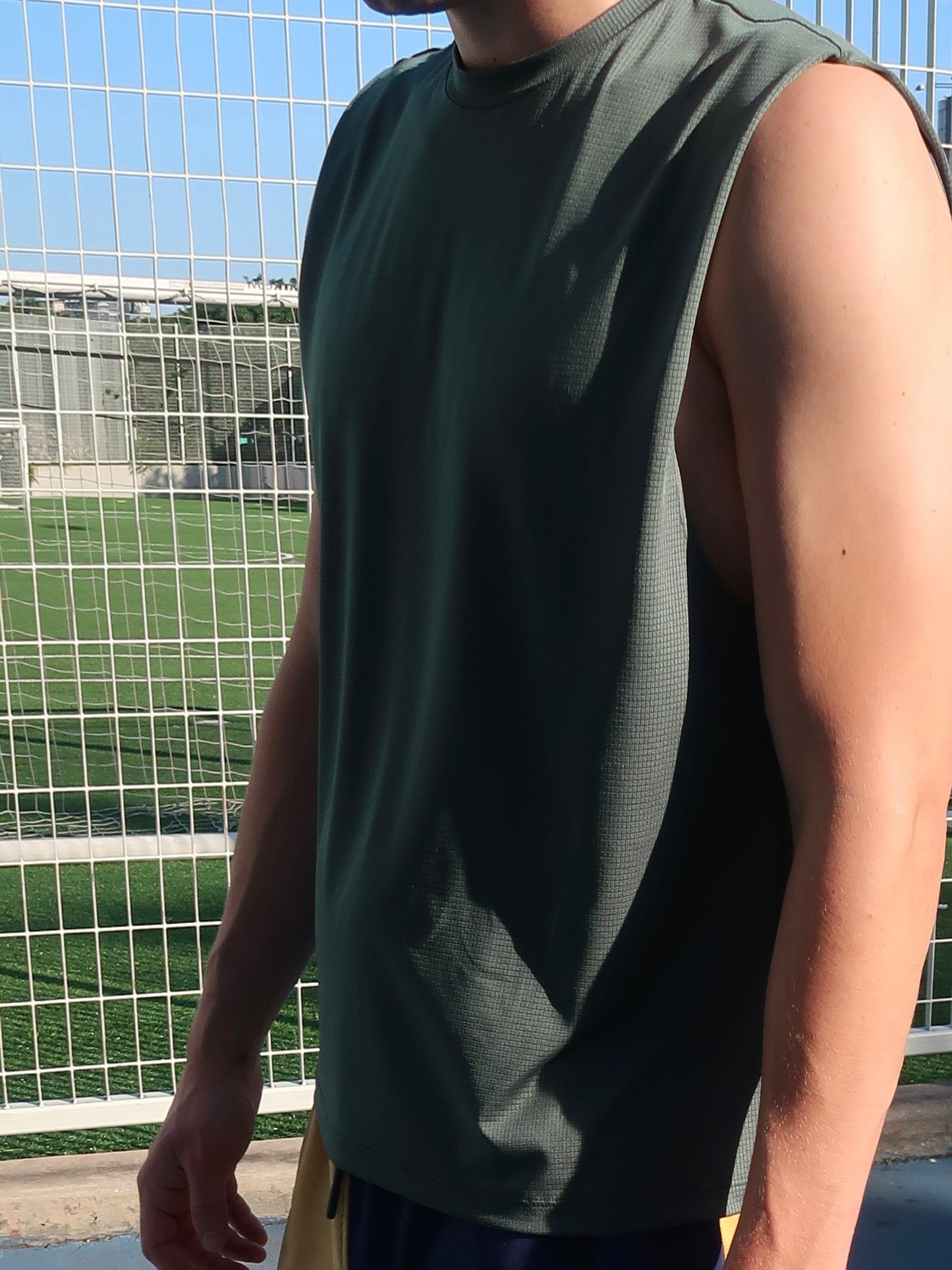 SLEEVELESS SWEAT SHIRT - GREEN